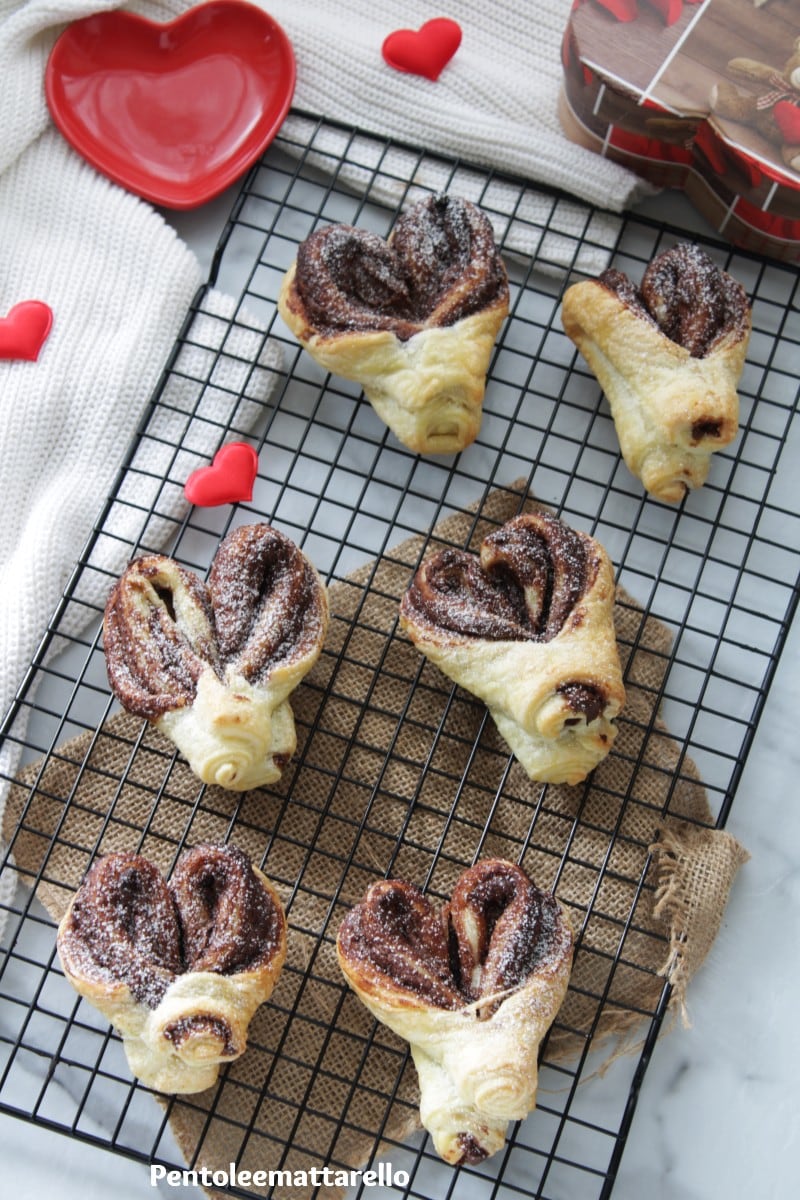 Bladerdeeg harten en Nutella