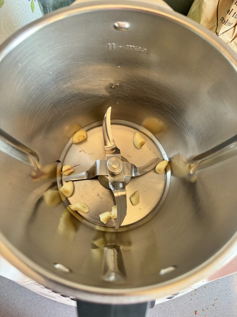 knoflook in de Bimby voor Toscaanse groene saus