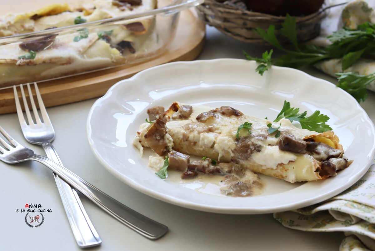Opgerolde pannenkoeken met gemengde champignons