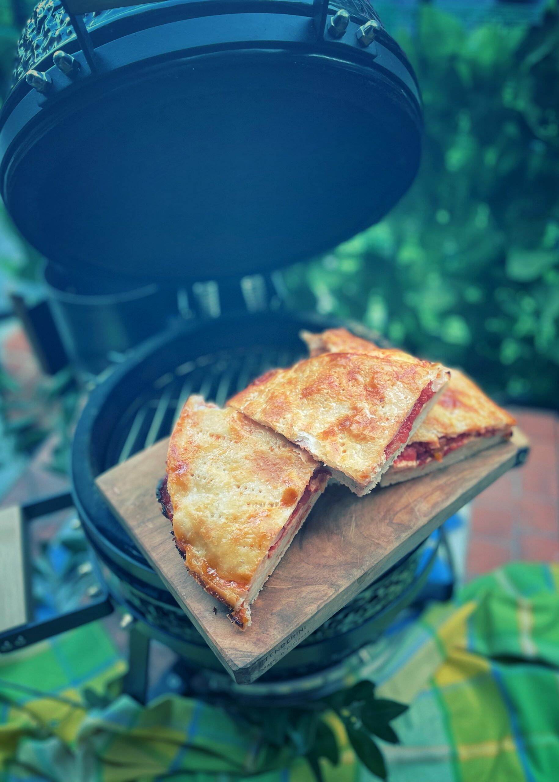 Glutenvrije Napolitaanse Parigina op de Kamado