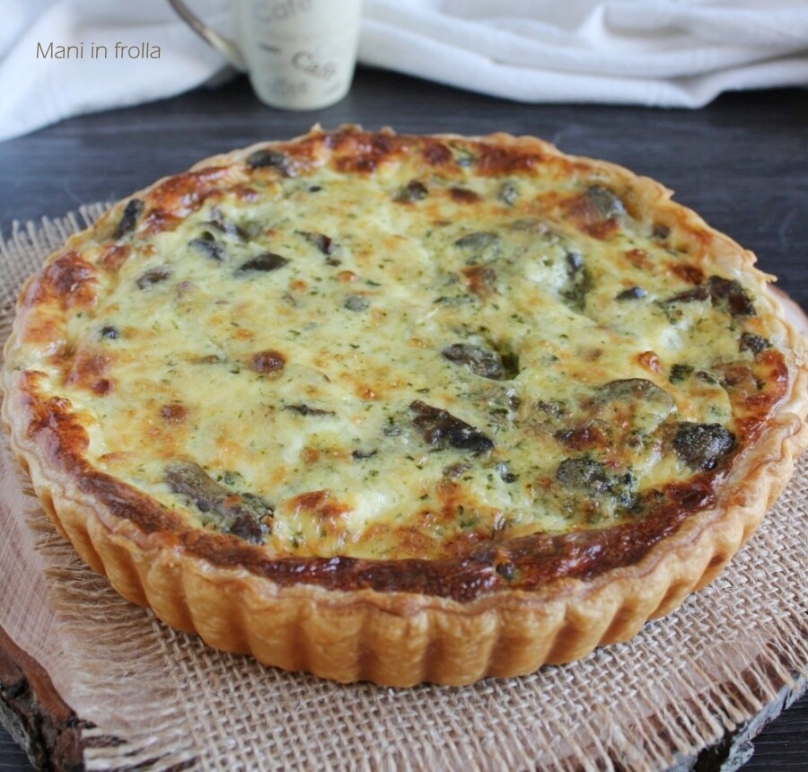 Hartige taart met champignons