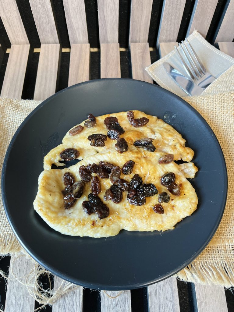 kalkoenschnitzels met rozijnen en marsala