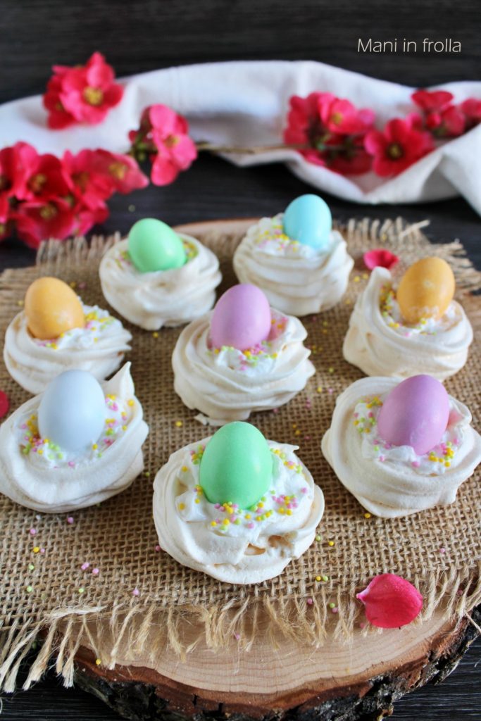 Meringue Nestjes met Chocolade-eitjes