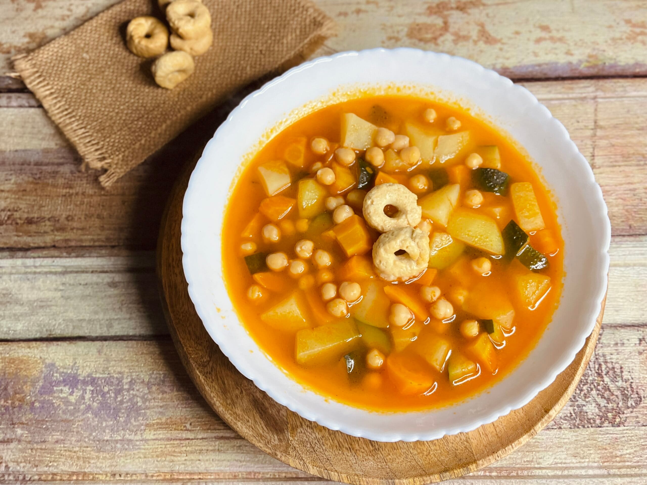 Rustieke minestrone met kikkererwten