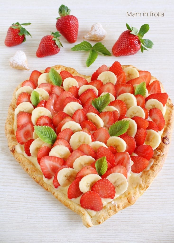Bladerdeeg Hart met Aardbeien en Bananen