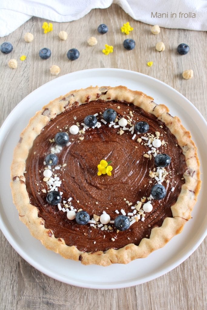 Taart met chocoladedruppels gevuld met Nutella