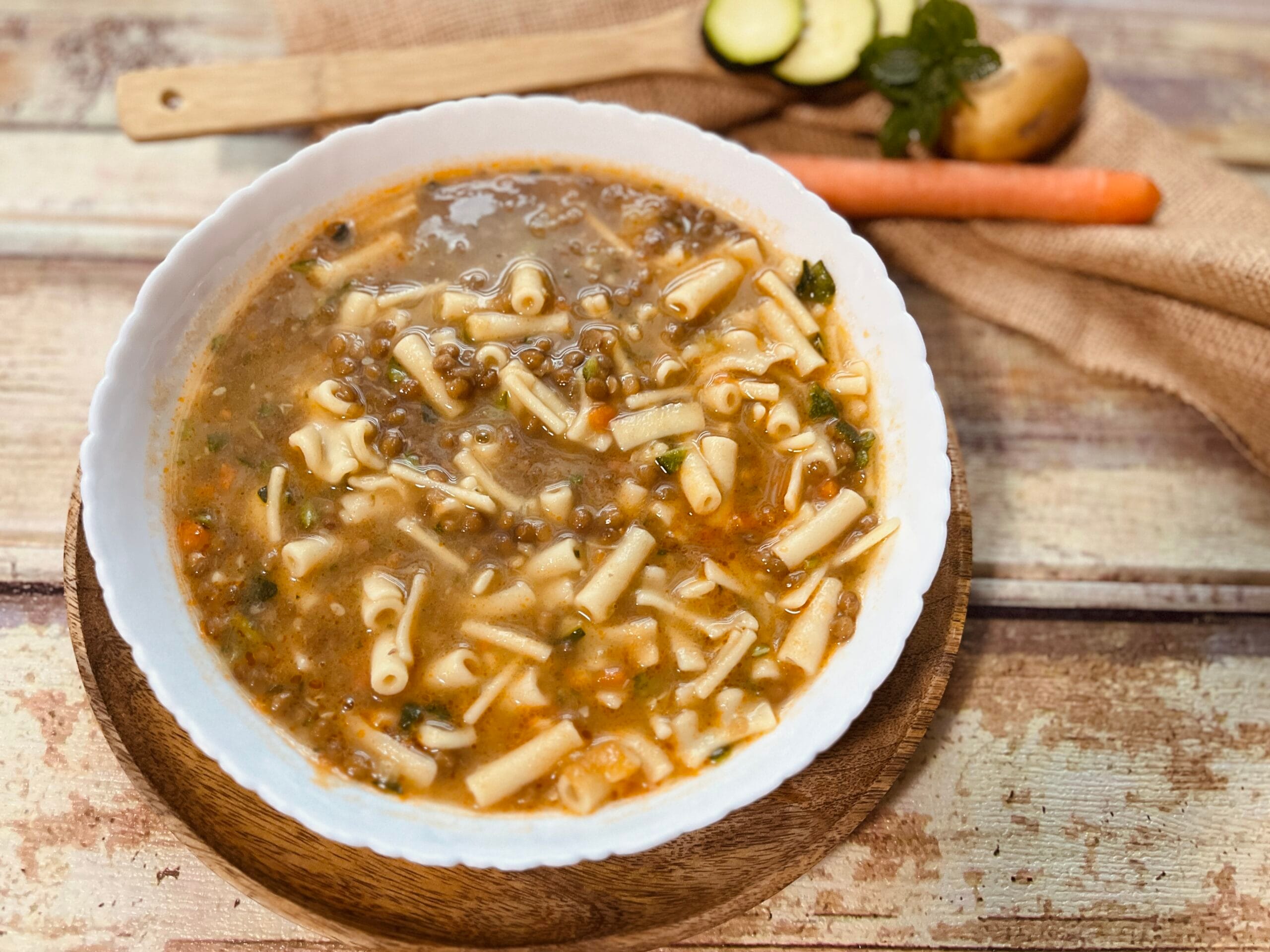 Rustieke minestrone met linzen