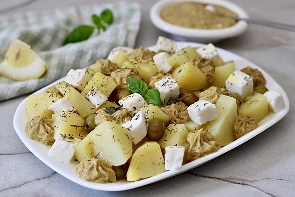 Verse aardappelsalade, je maakt het van tevoren klaar en het hoeft niet verwarmd te worden!