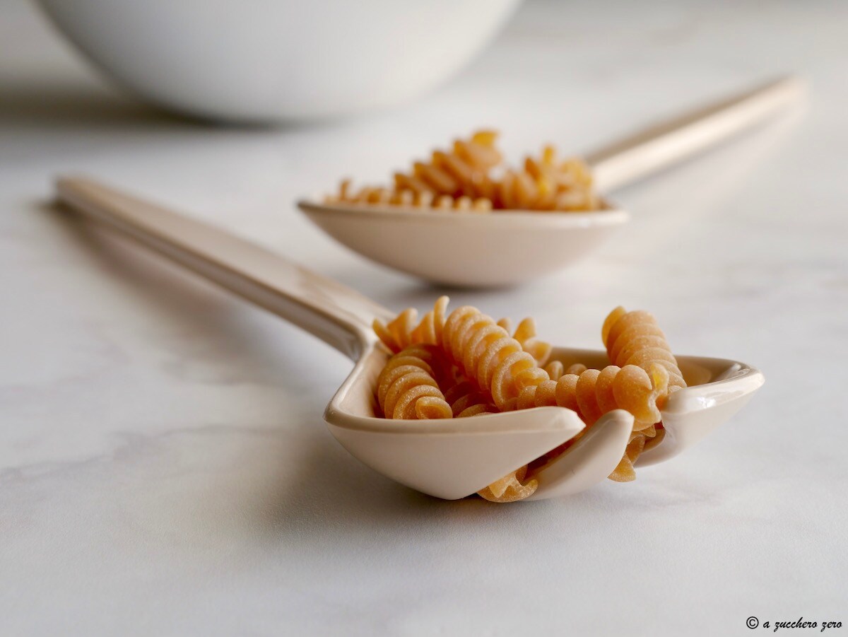 Lichte pastasalade-ideeën en eenpansgerecht