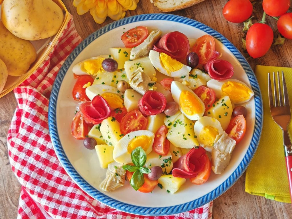 Koude aardappelsalade met bresaola