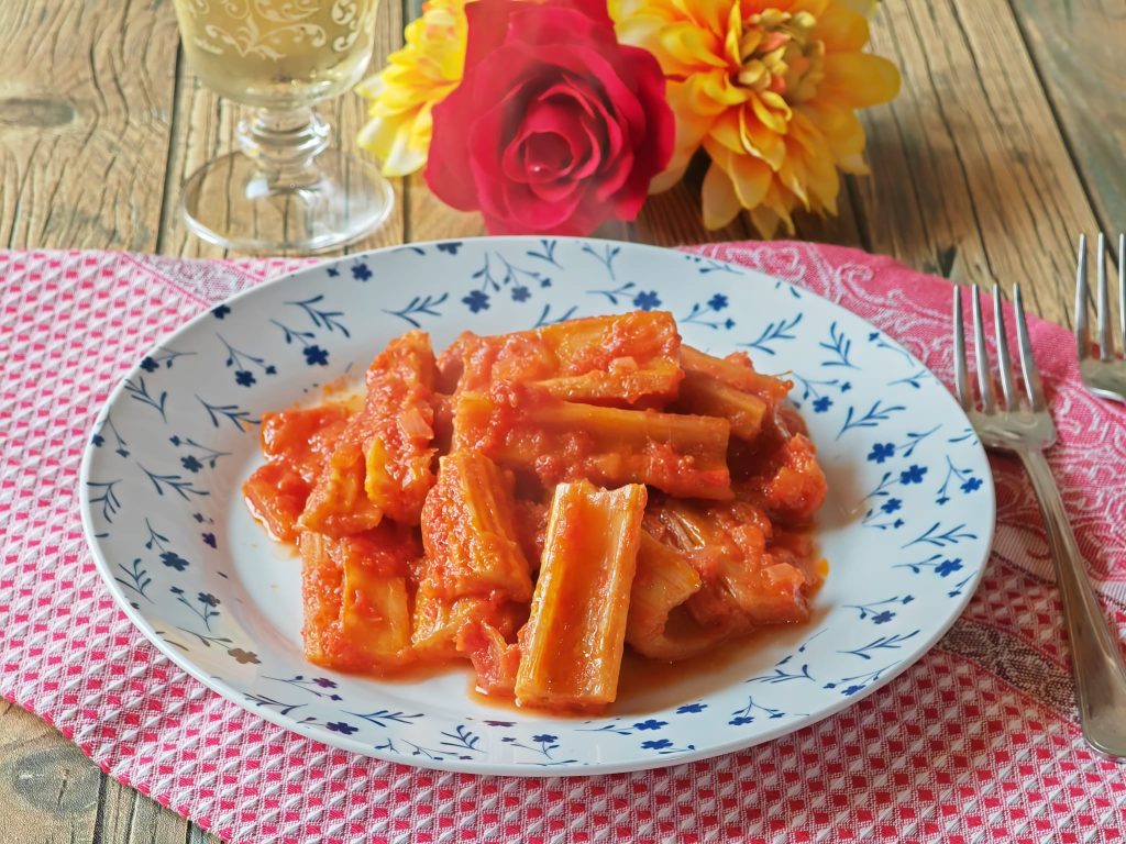 Cardi gestoofd in tomatensaus