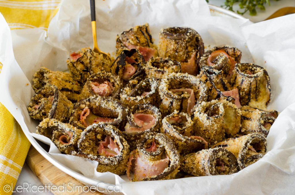 In de oven gegrilde auberginerolletjes