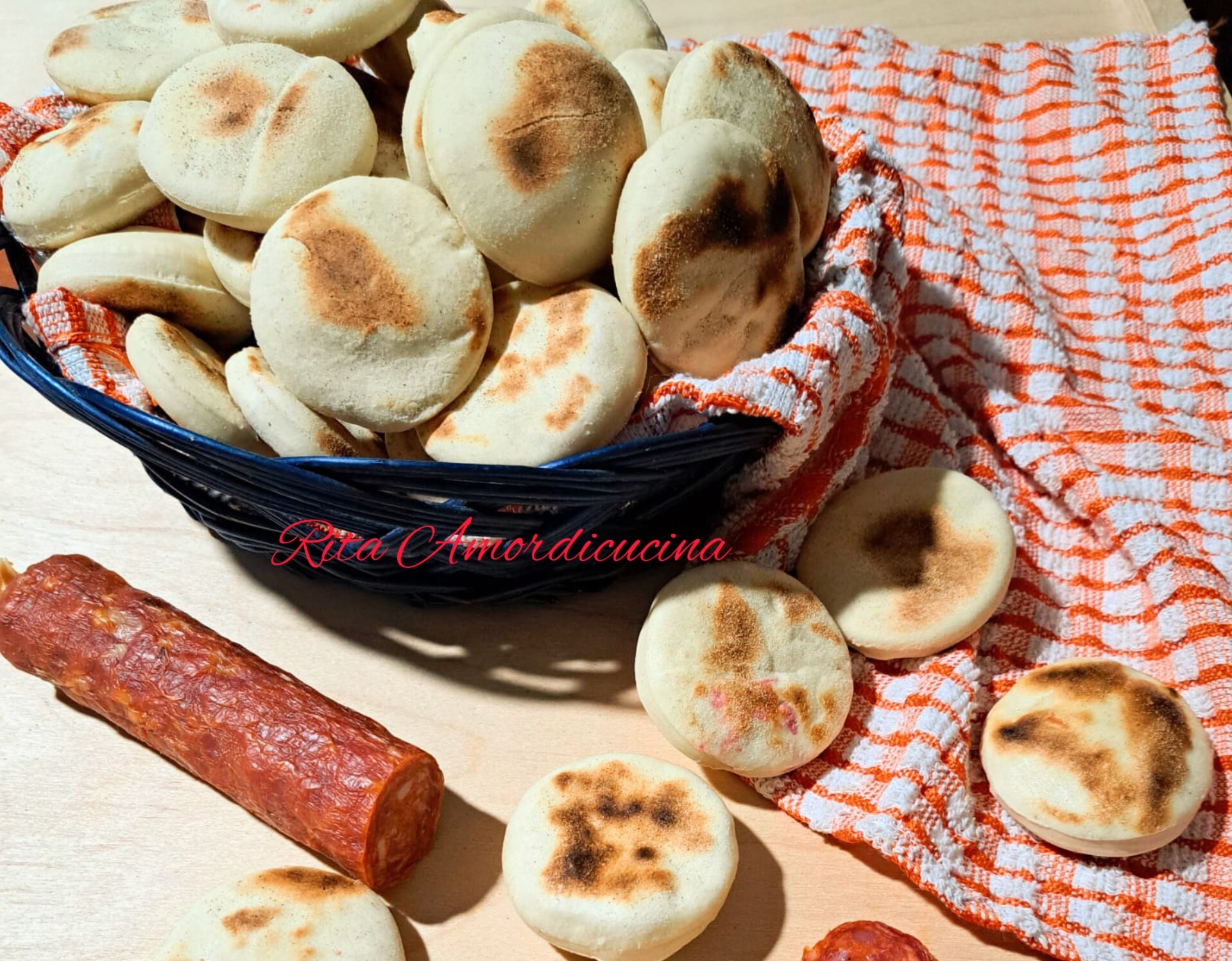 Tigelle of crescentine