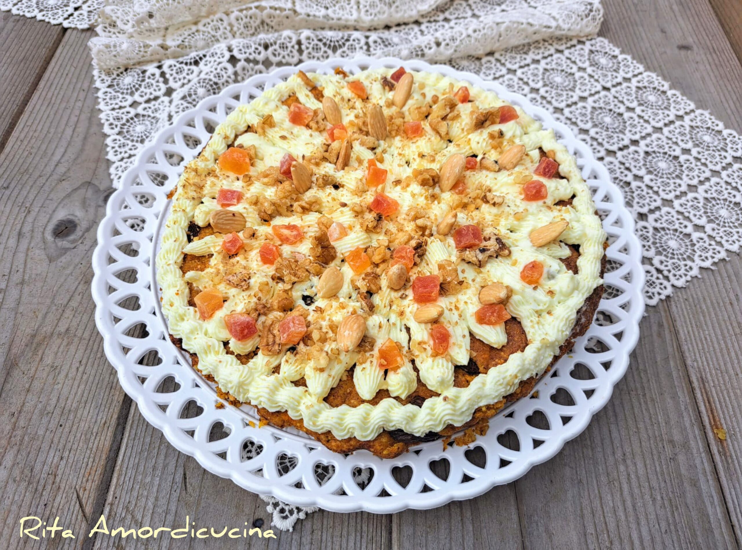 Worteltaart met amandelen