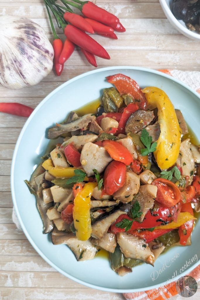 Paprika en champignons in de pan: een gemakkelijk en snel bijgerecht!