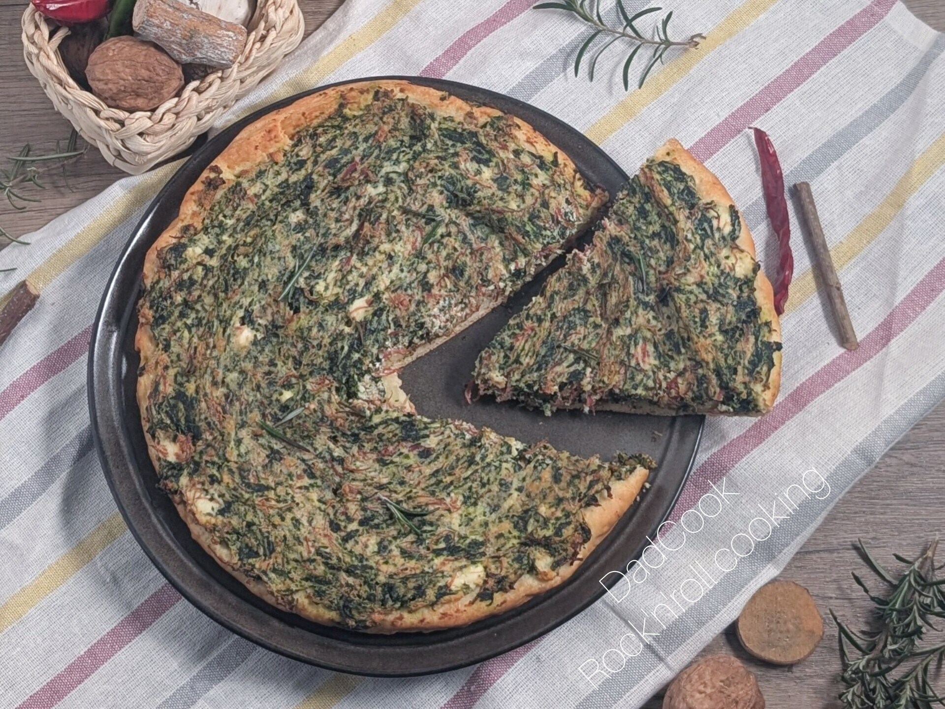 Videorecept: Hartige Taart met Zachte Focacciabodem, Spinazie, Ricotta, Paardenhaas – Eenvoudig en Snel!