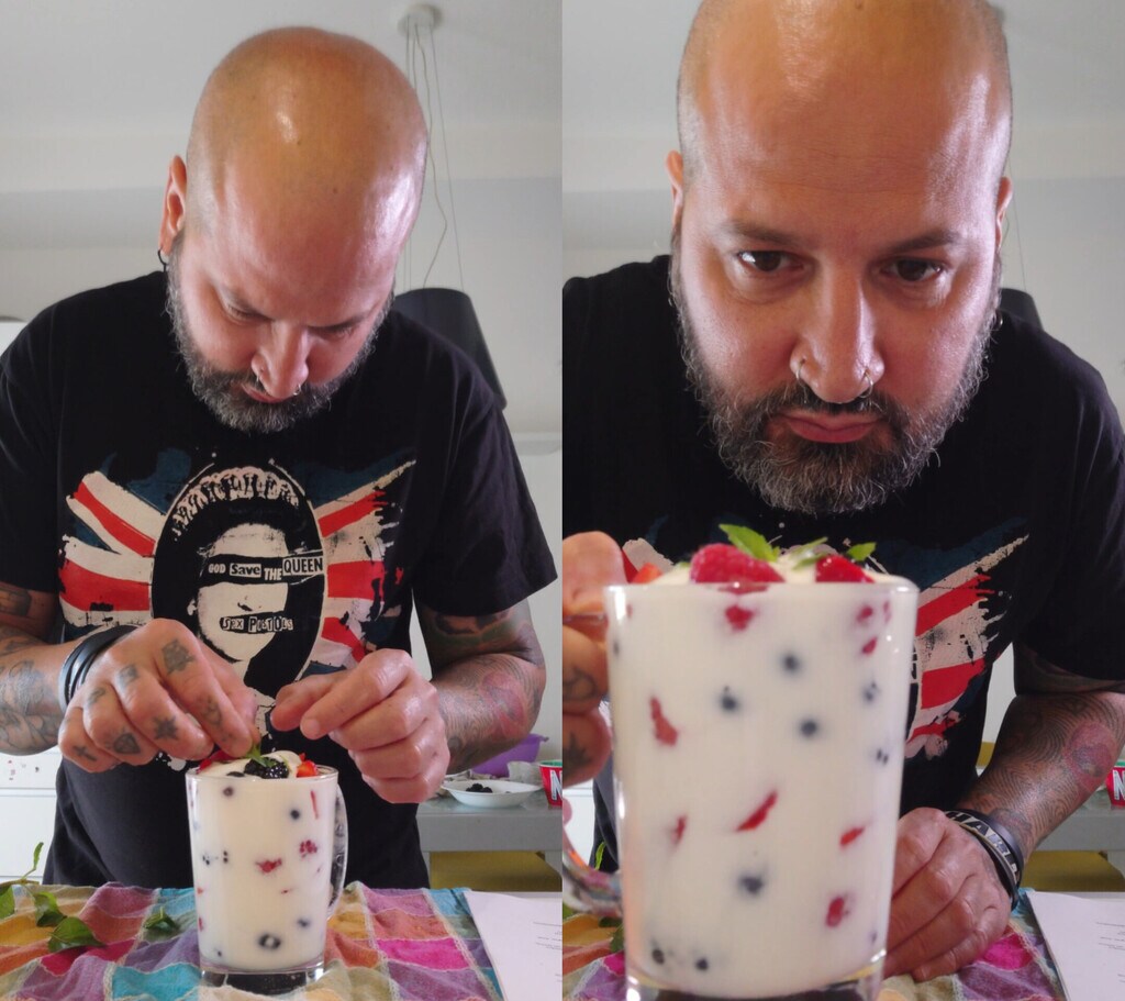 Bekers met Griekse Yoghurt en Bosvruchten: Lichte Zomerse Dessert