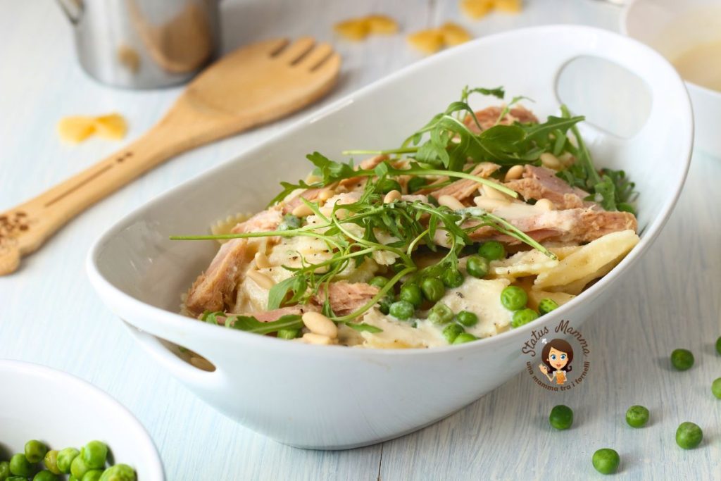 KOUDE PASTA MET TONIJN, ERWTEN EN RUCOLA