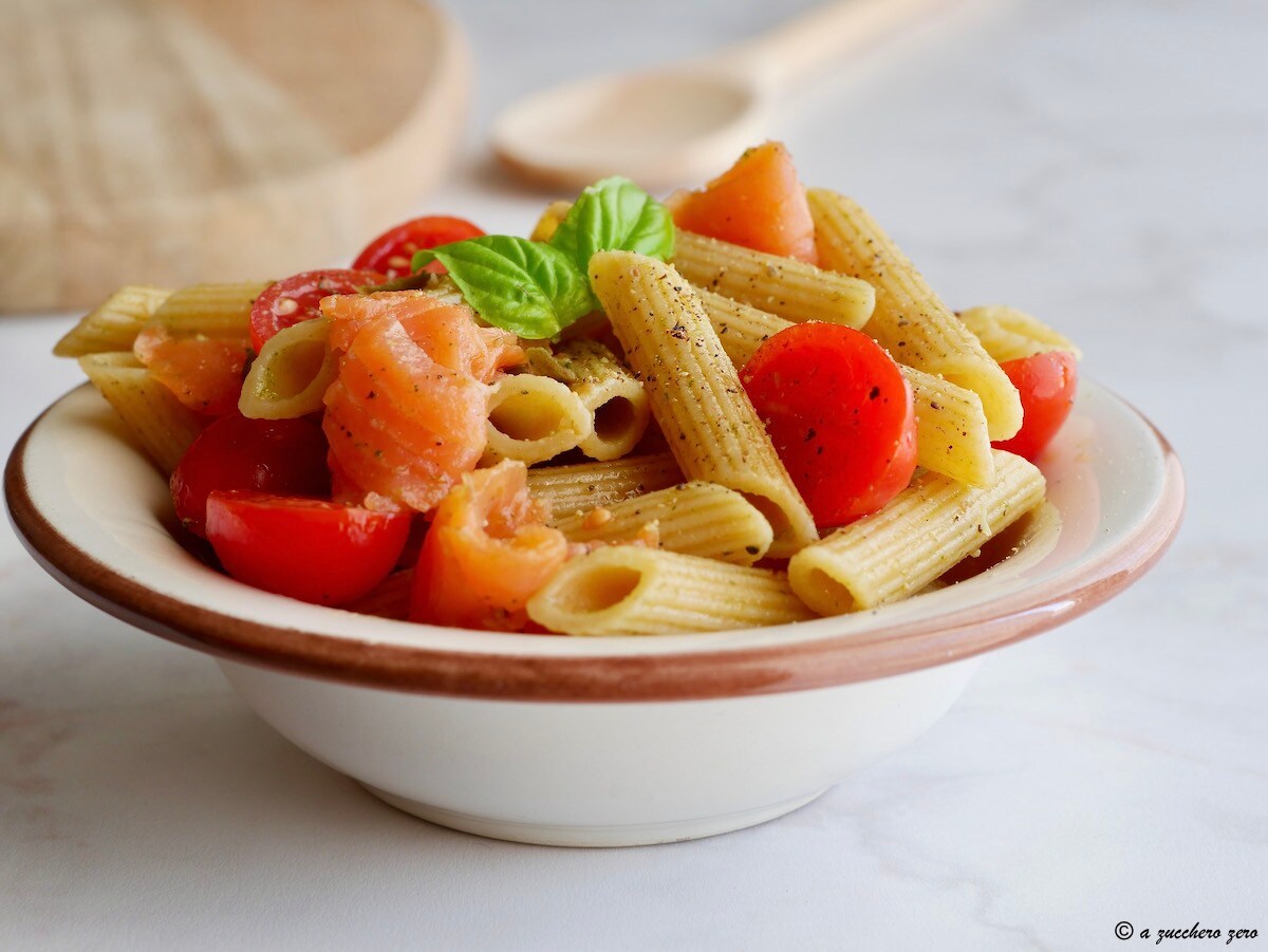 Koude pasta met zalm en kerstomaten light