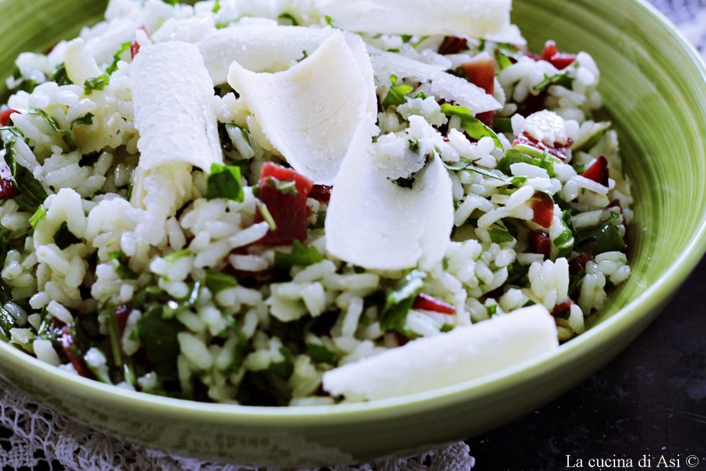 Koude-rijst-met-rucola-bresaola-citroenschil-en-Parmezaanse-kaas