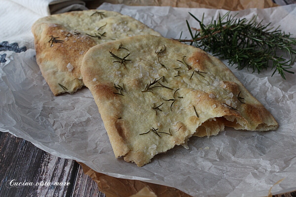 Krokante rozemarijn flatbread