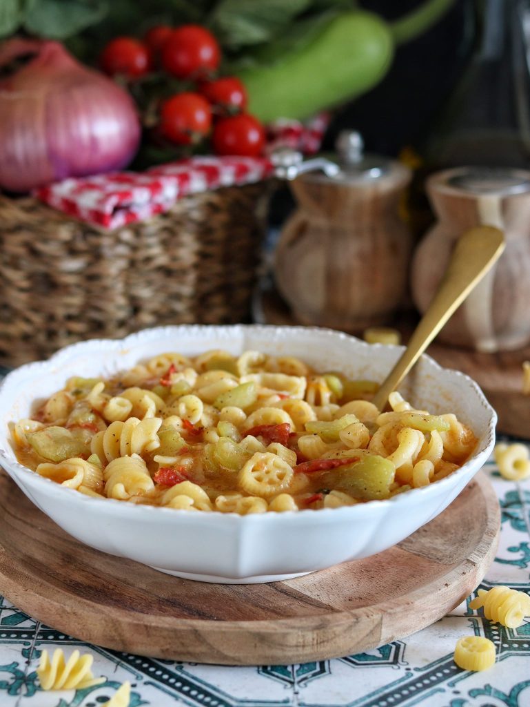 Lange courgettesoep met pasta