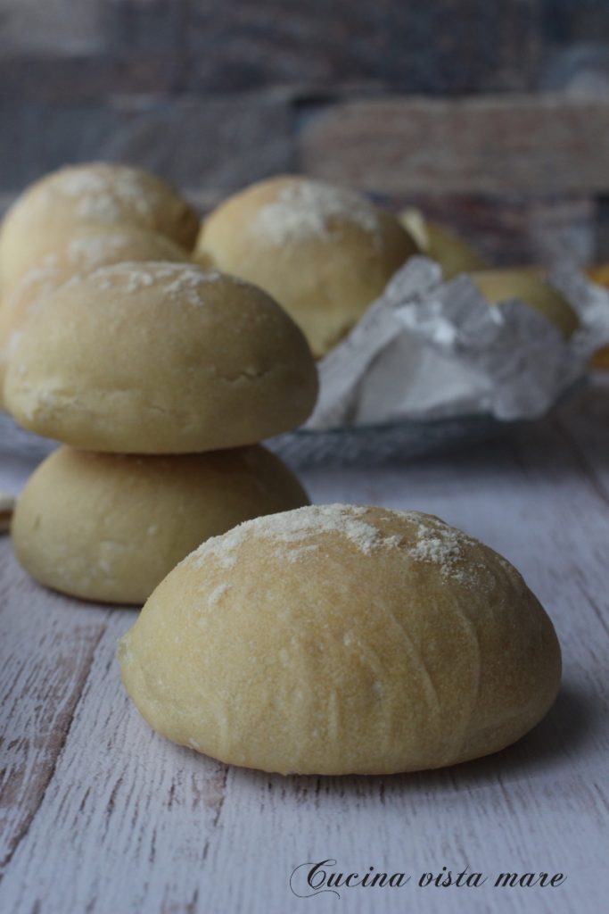 Mini-semolina broodjes Cucina vista mare