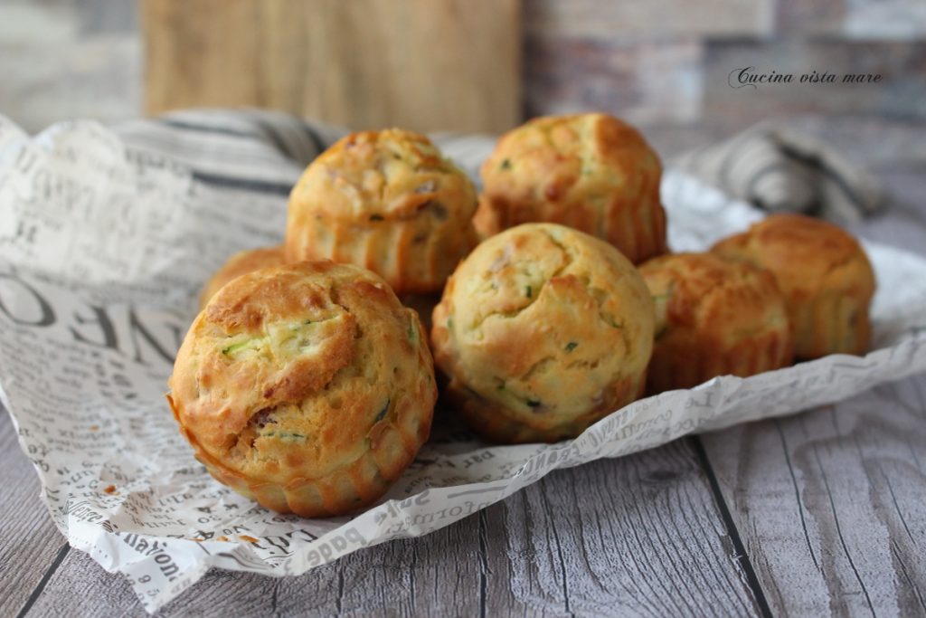 Muffin met courgette en spek Keuken uitzicht op zee