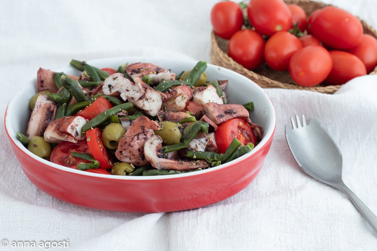 Octopus sperziebonen en olijven, smakelijk voorgerecht