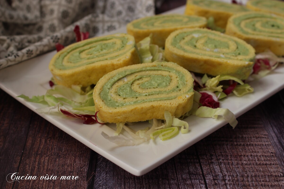 Omeletrolletjes met avocado-crème