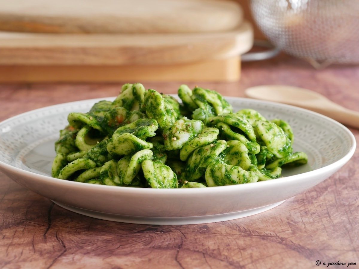 Orecchiette pesto van zwarte kool en garnalen