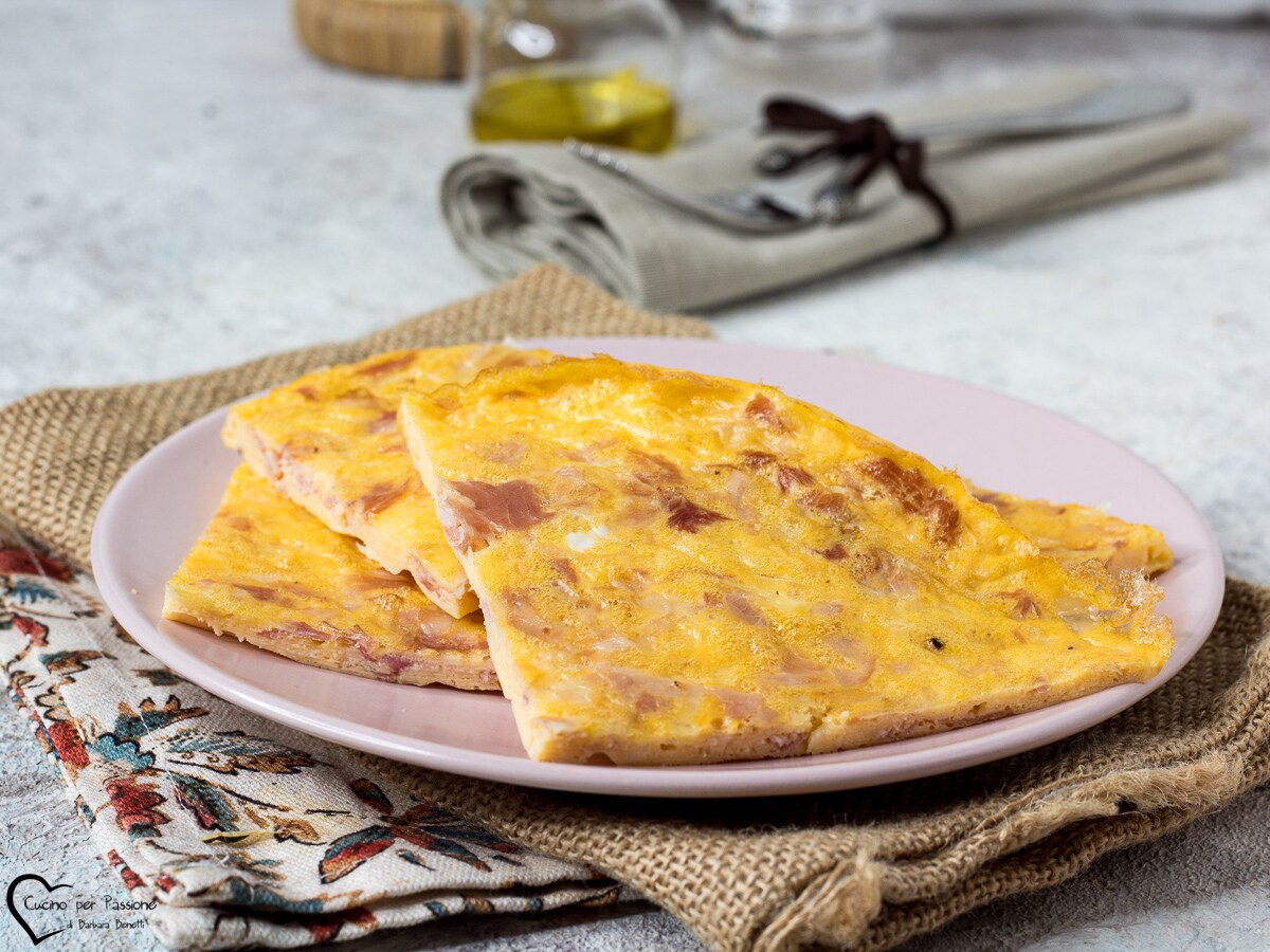 OVENSCHOTEL OMELET MET HAM EN KAAS