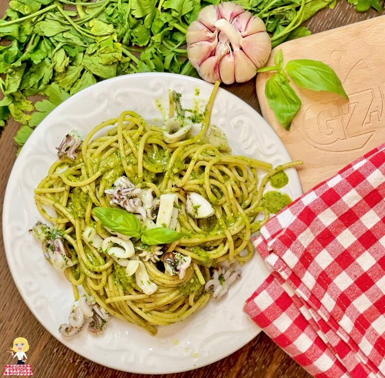 PASTA met PESTO en INKTVIS