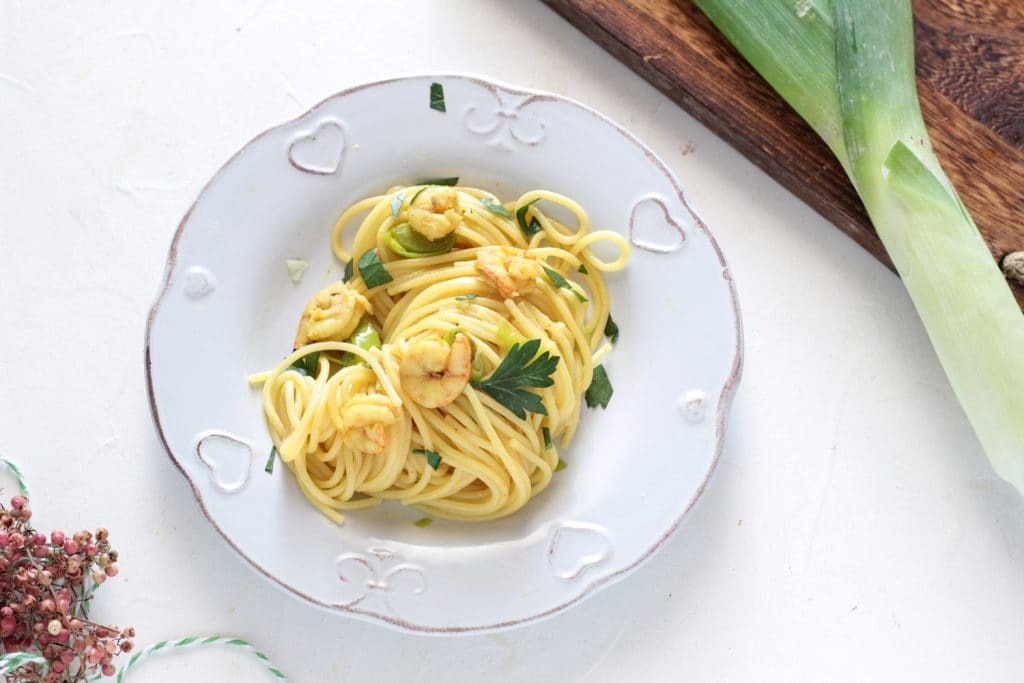 Spaghetti met garnalen en curry