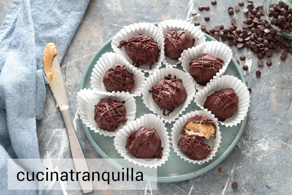 Bon bon ijs met banaan en pindakaas