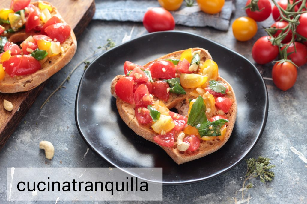 Fresella met tomaatjes en cashewnoten