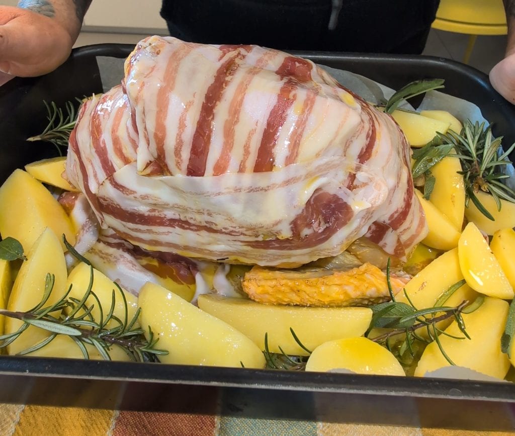 Gevulde parelhoen uit de oven met kastanjes