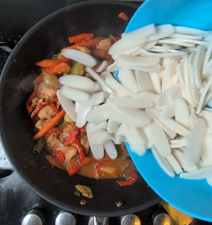 Gebakken Rijstgnocchi: Eenvoudig en Snel Aziatisch Recept voor een Heerlijke Avondmaaltijd!