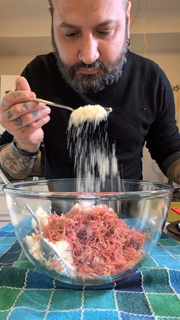 Videorecept: Hartige Taart met Zachte Focacciabodem, Spinazie, Ricotta, Paardenhaas - Eenvoudig en Snel!