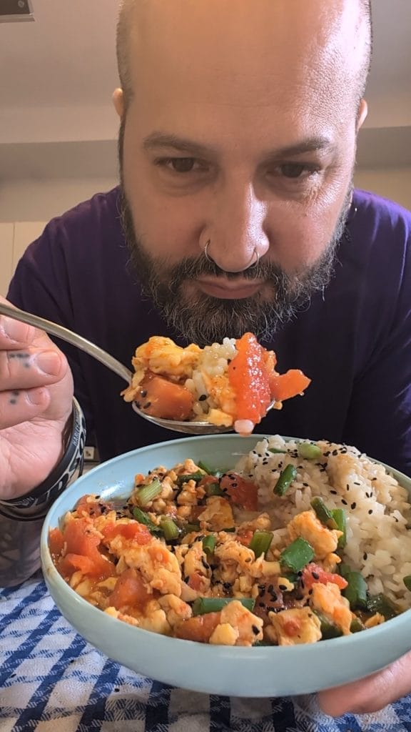 Roerei met Tomaat op Chinese Wijze: het Eenvoudige en Snelle Recept (番茄炒蛋)