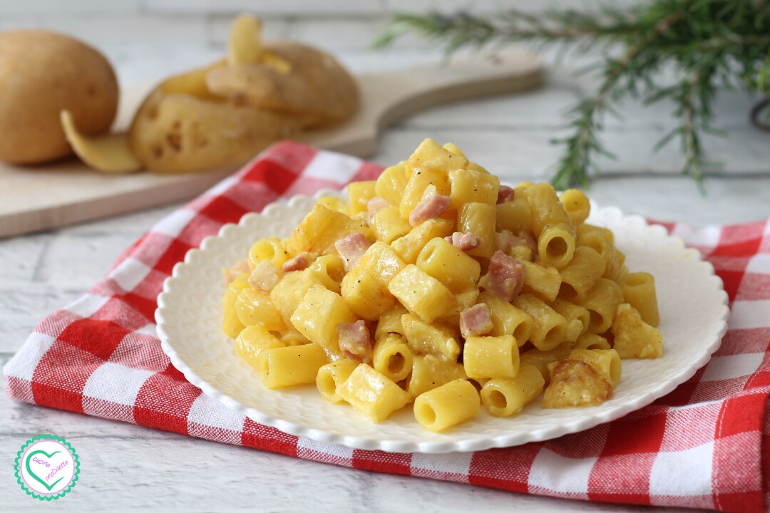 Pasta met eieren en aardappelen