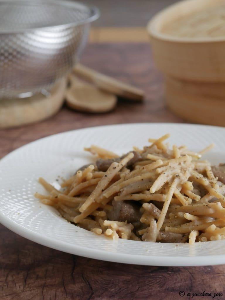Pasta met gedroogde tuinbonen op Siciliaanse wijze