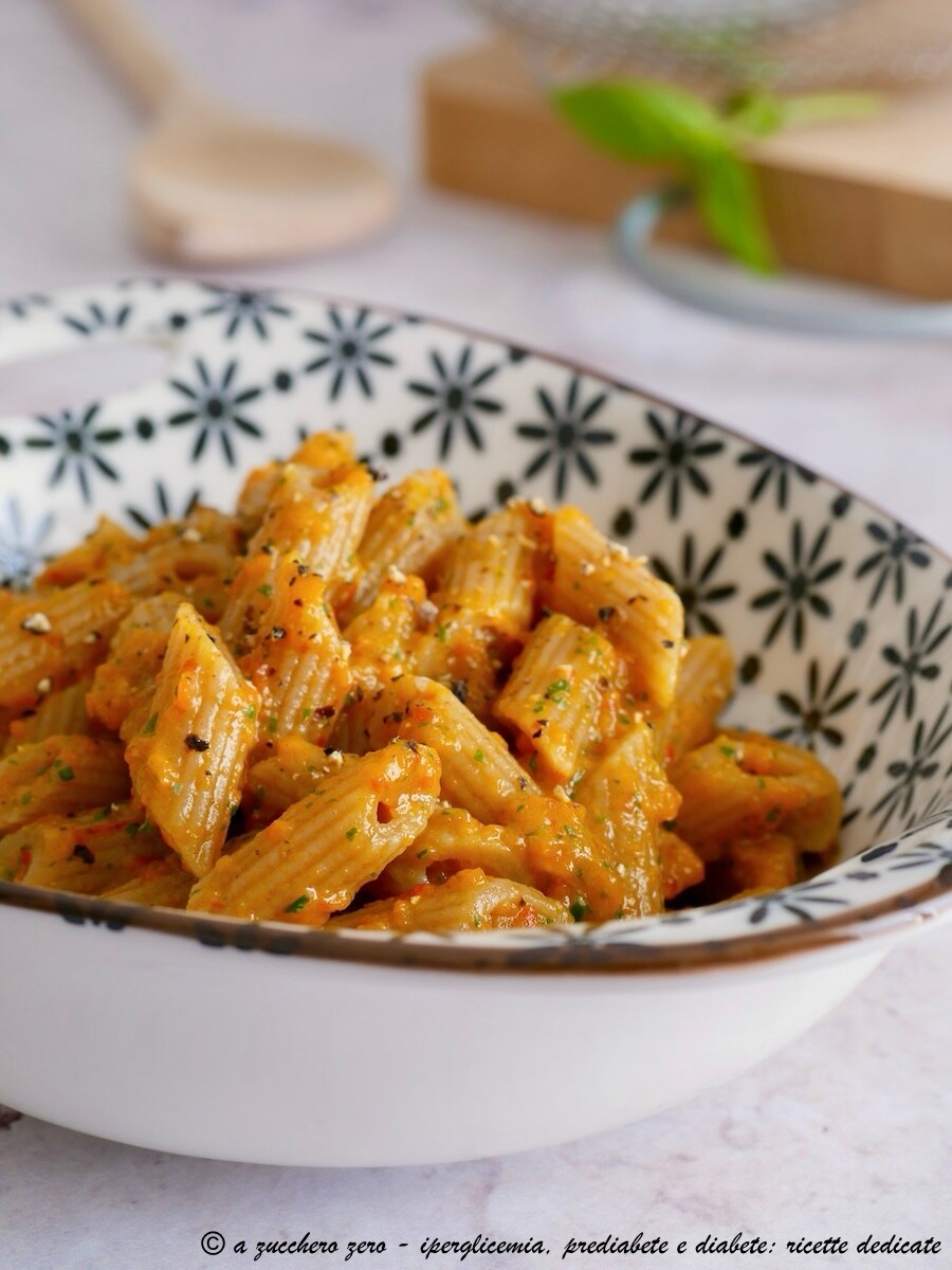 Lichte paprika en basilicum pesto