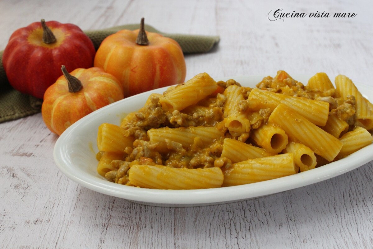 Pasta met pompoenragù