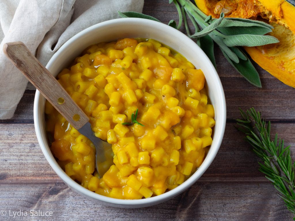 Risotto-stijl pasta met pompoen