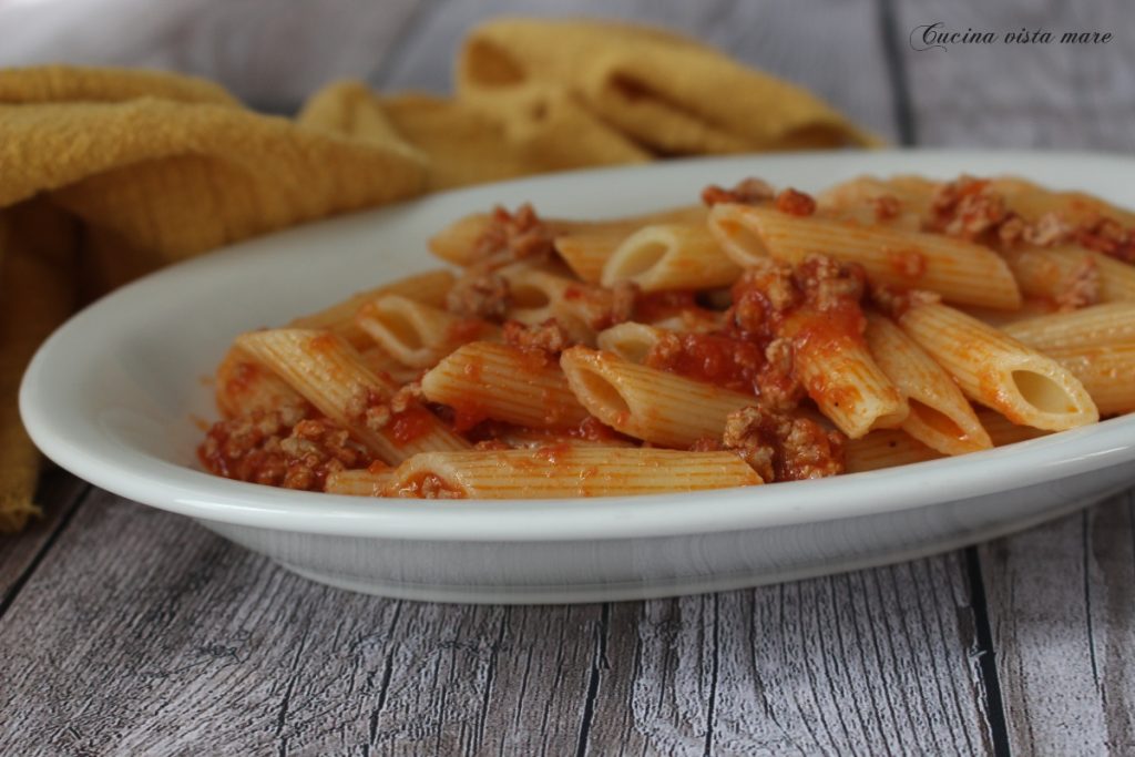 Penne met varkensragu Cucina vista mare