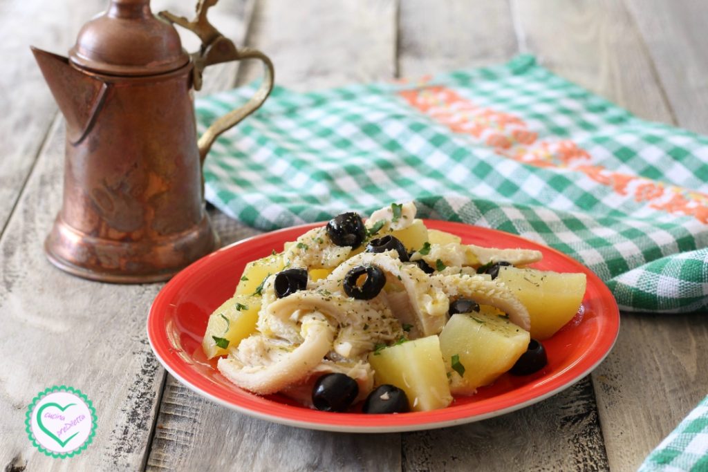 Pens met zomerse aardappelen