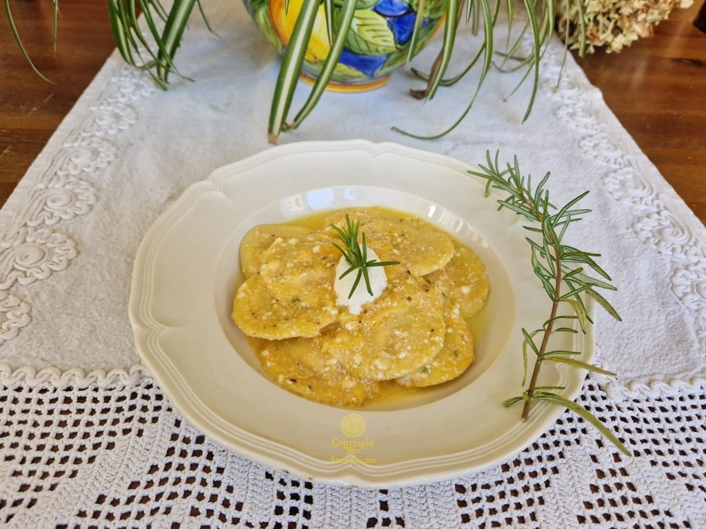 Pompoen- en ricottaravioli met rozemarijn