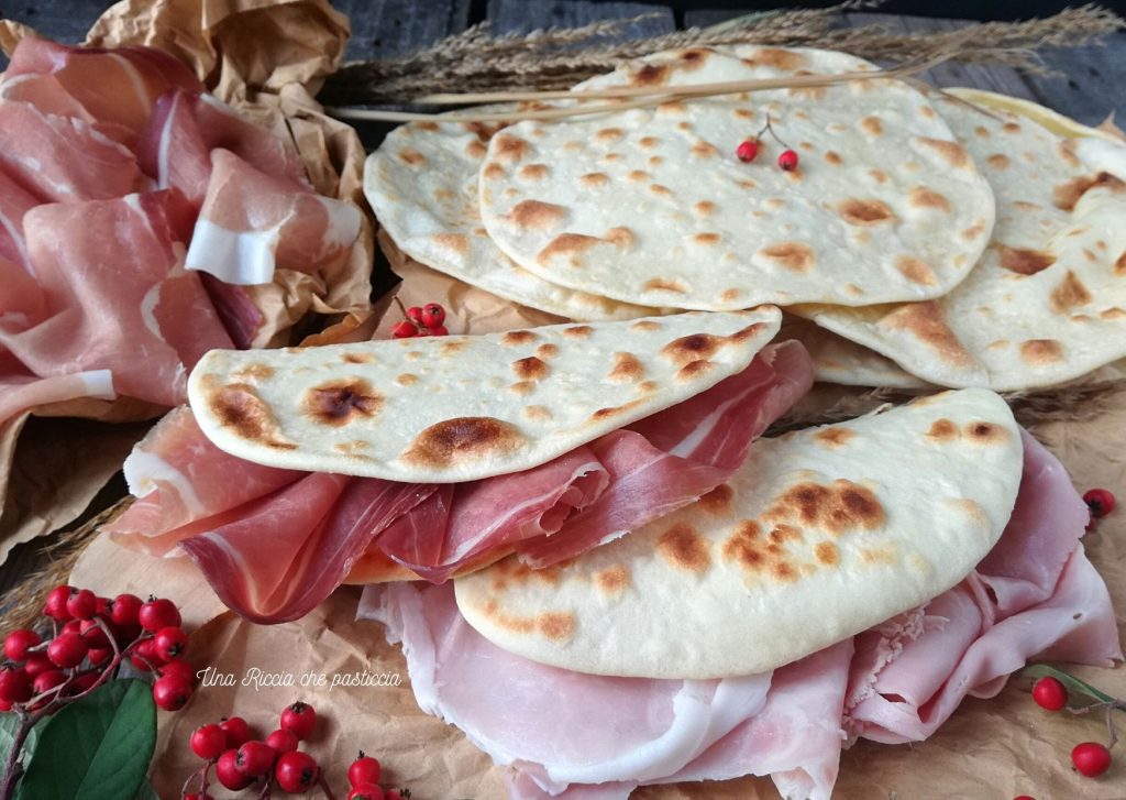 gevulde piadelle met melk