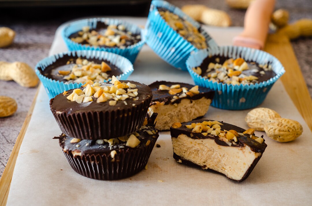 Vegan en lactosevrije pindakaas ijs cupcakes